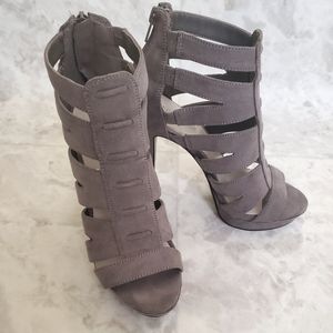Nine West Deavon Gladiator heels Sz 6
